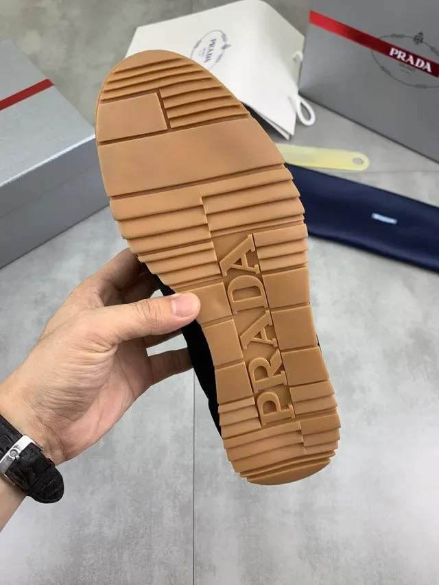 Prada Cloudbust Sneakers Lifestyle Noir Beige Daim Semelle Caoutchouc 2