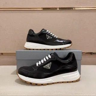 Prada Cloudbust أسود أبيض لثة أسلوب حياة سنيكرز