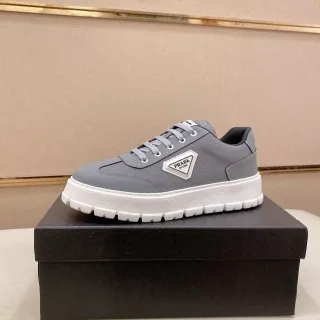 Prada Cloudbust حذاء رياضي رمادي وأبيض سميك
