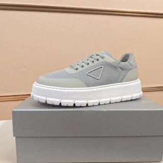 Prada Cloudbust Sneakers Semelle Plateforme Maille Gris Clair Lifestyle