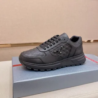 Prada Cloudbust مونوكروم أسود كانكي سنيكرز