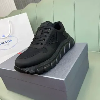 Prada Cloudbust মোনোক্রোমিক কালো লাইফস্টাইল স্নিকার