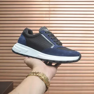 Prada Cloudbust Navy et Black Sneakers Lifestyle en matériau mixte