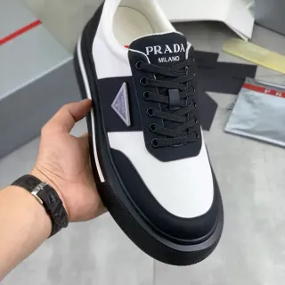 Prada Cloudbust أحذية رياضية أبيض وأسود للأسلوب الحياتي