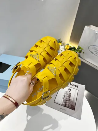 Prada Cloudbust Jaune Argenté Épais Plateforme Bretelles Sandales Gladiateur 4