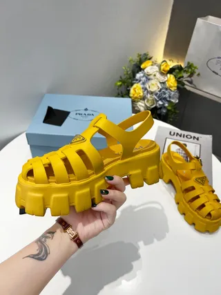 Prada Cloudbust Jaune Argenté Épais Plateforme Bretelles Sandales Gladiateur 7