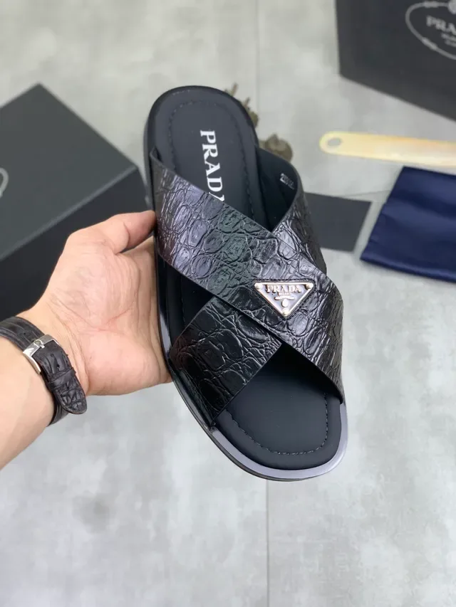 Sandalias Prada Slide Negro Marrón Cuero Embossado de Cocodrilo Correa Doble Cruzada 7