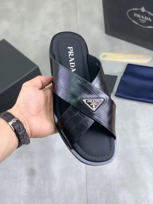 Sandalias Prada Slide Negro Marrón Cuero Embossado de Cocodrilo Correa Doble Cruzada 9
