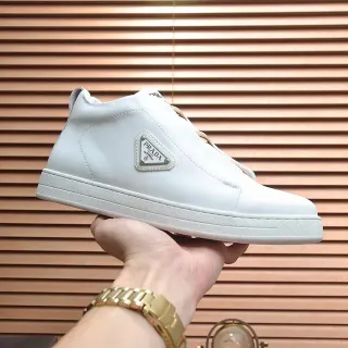 Prada Sneakers Lifestyle Blanches Sans Lacets Élastiques Smooth Leather Upper