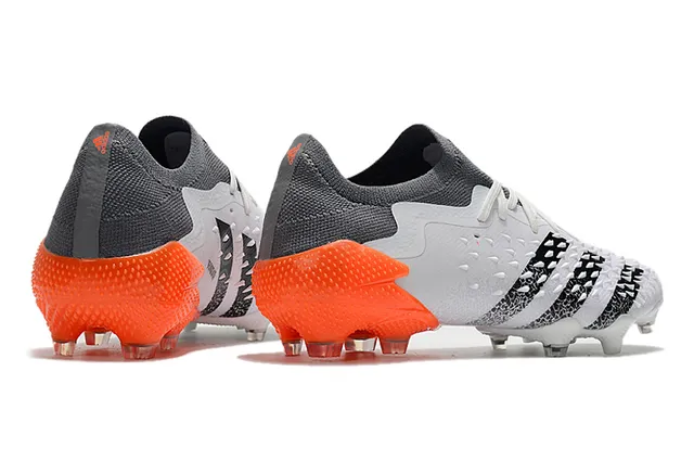 Chaussures de football Puma Future Z Multicolore Upper en tricot à coupe basse Cage Jaune néon en terrain ferme 24
