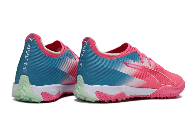 Puma Future Z Rose Bleu Chaussure à Profil Bas avec Upper en Gradient Chaussures de Football sur Herbe 5
