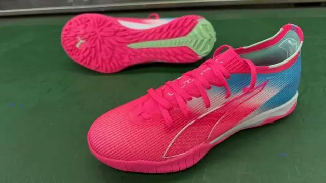 Puma Future Z Rose Bleu Chaussure à Profil Bas avec Upper en Gradient Chaussures de Football sur Herbe 8