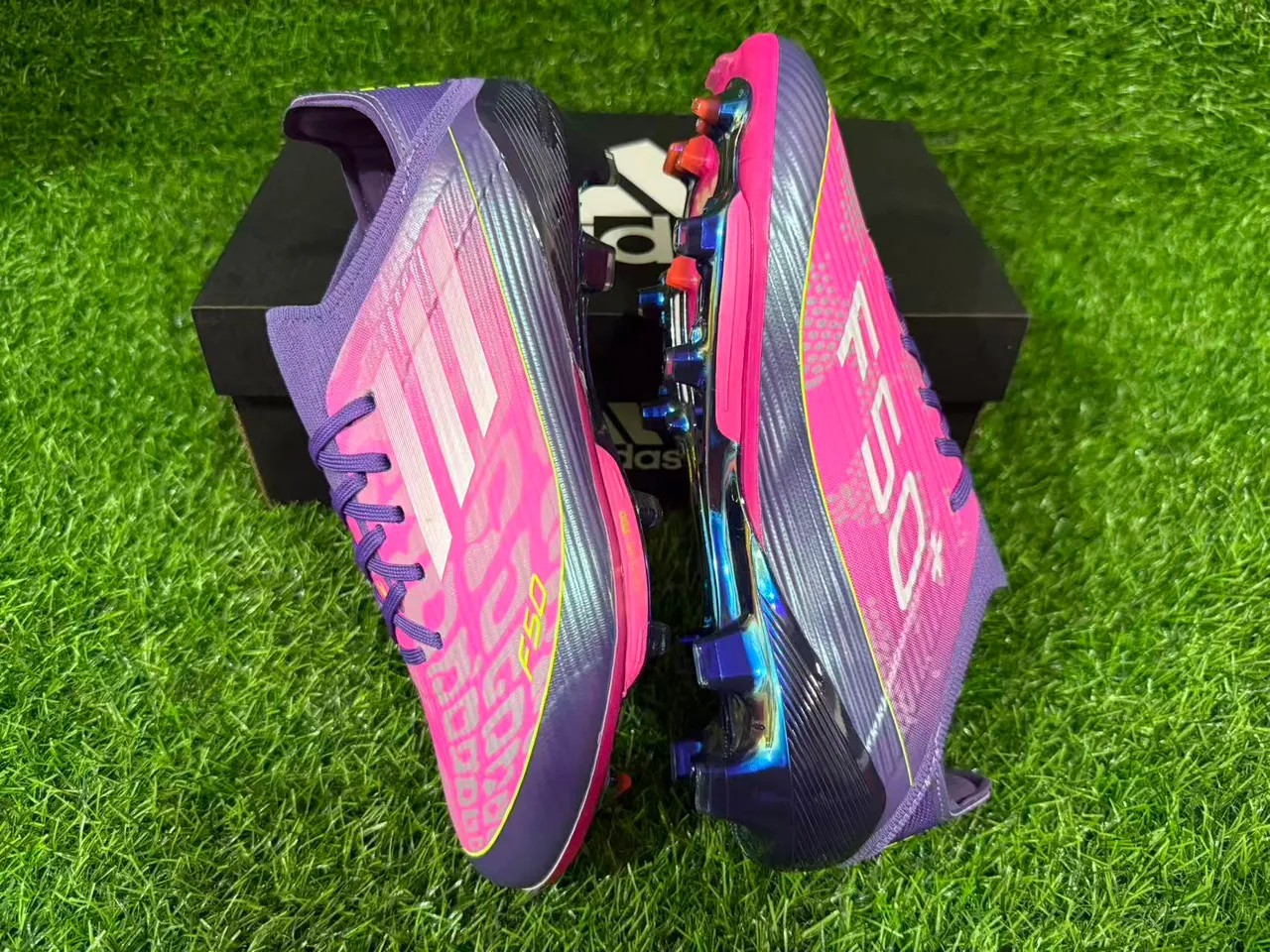 Puma Future Z গোলাপি বেগুনি নিম্ন-কাট সক-ফিট কলার ফার্ম-গ্রাউন্ড ফুটবল জুতা 3