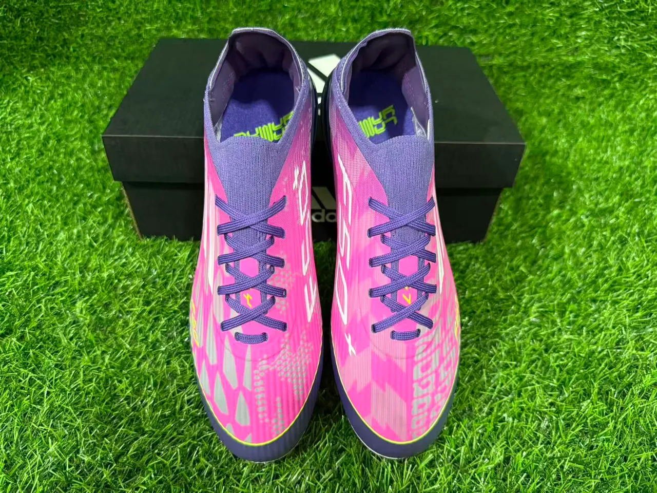 Puma Future Z গোলাপি বেগুনি নিম্ন-কাট সক-ফিট কলার ফার্ম-গ্রাউন্ড ফুটবল জুতা 5