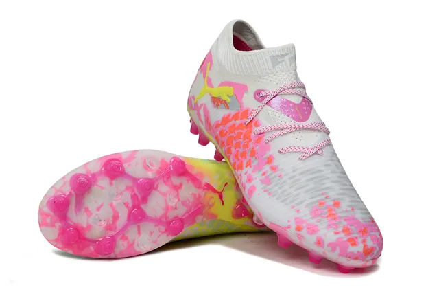 Puma Sapatos de Futebol Brancos e Rosas de Baixo Corte com Colarinho de Malha e Cordões Assimétricos Cobertos para Campo Firme 4