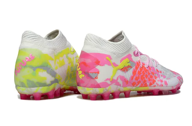 Puma Sapatos de Futebol Brancos e Rosas de Baixo Corte com Colarinho de Malha e Cordões Assimétricos Cobertos para Campo Firme 5