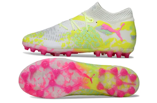 Puma Sapatos de Futebol Brancos e Rosas de Baixo Corte com Colarinho de Malha e Cordões Assimétricos Cobertos para Campo Firme 6