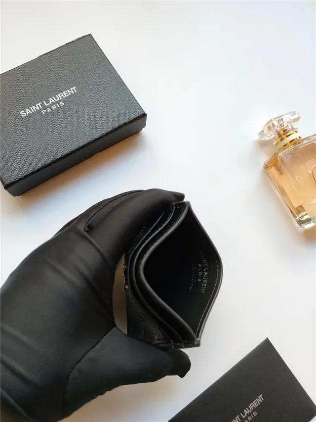 Saint Laurent Porte-cartes en Cuir Noir et Or Embossé Crocodile YSL Monogram 3