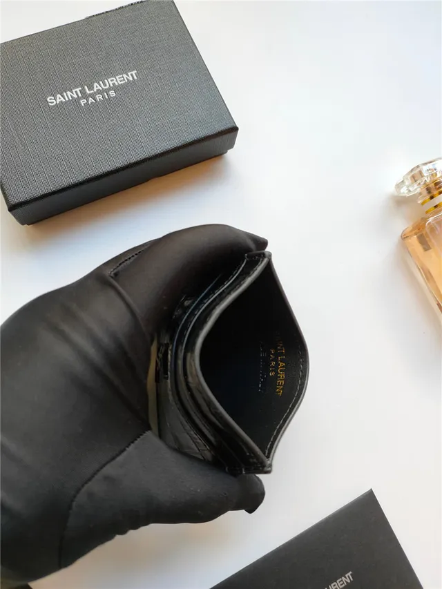 Saint Laurent Porte-cartes en Cuir Noir et Or Embossé Crocodile YSL Monogram 9