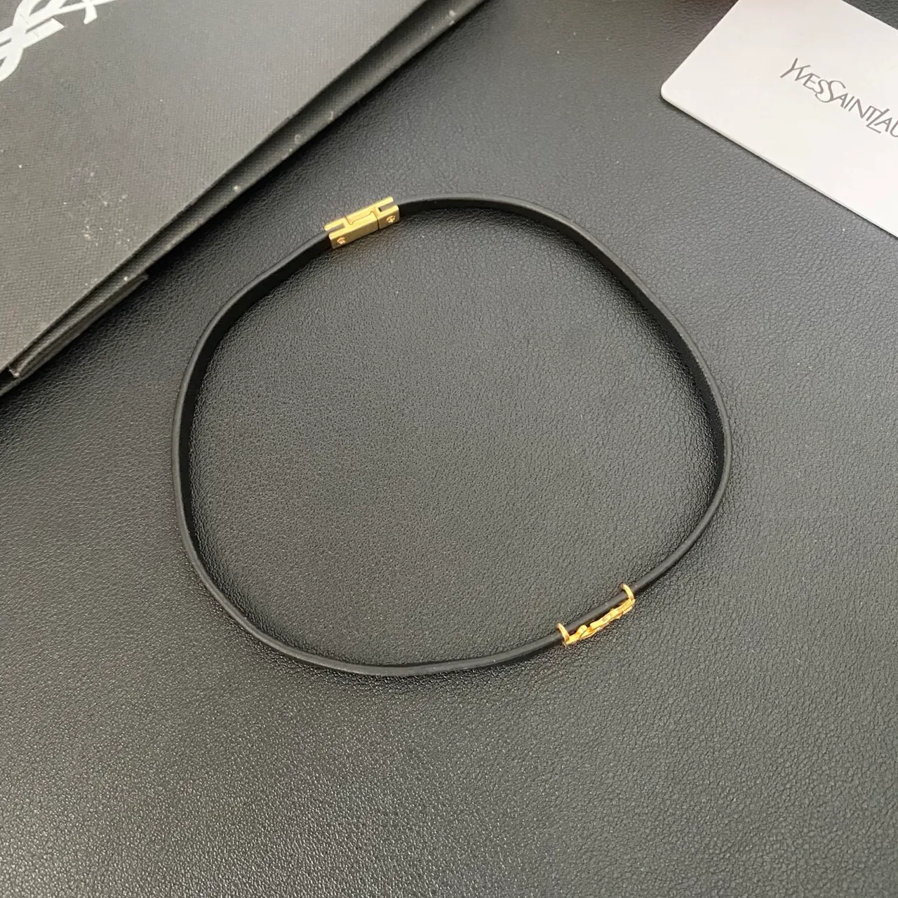 Saint Laurent Black Gold سوار جلد رفيع مغلف مزدوج 9