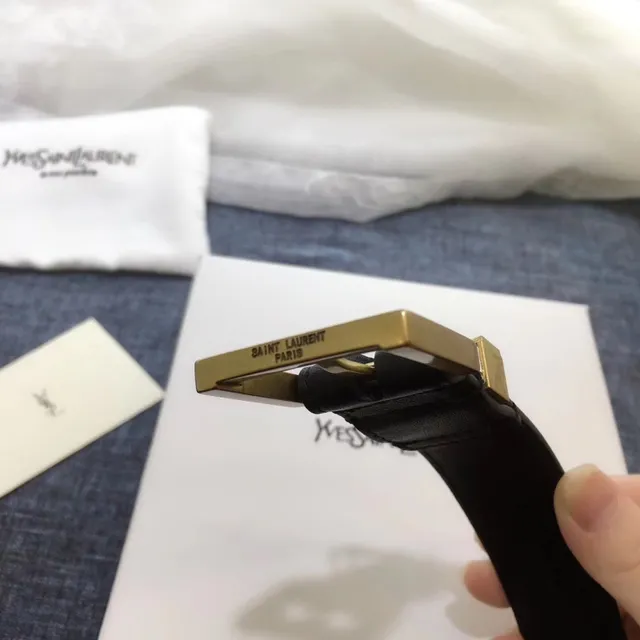 Saint Laurent Cinto Clássico com Monograma Preto Dourado Fivela Texturizada de Couro 6