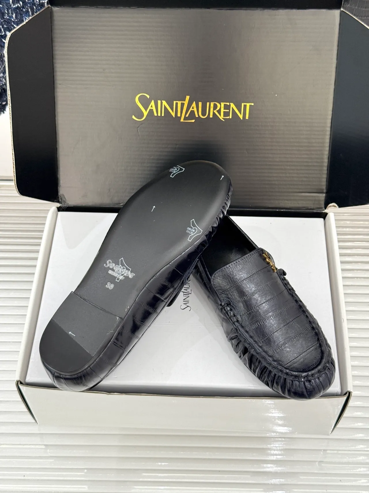 Loafer Saint Laurent Noir Or Cuir Croc-Embossed Ruched Vamp Loafer 2