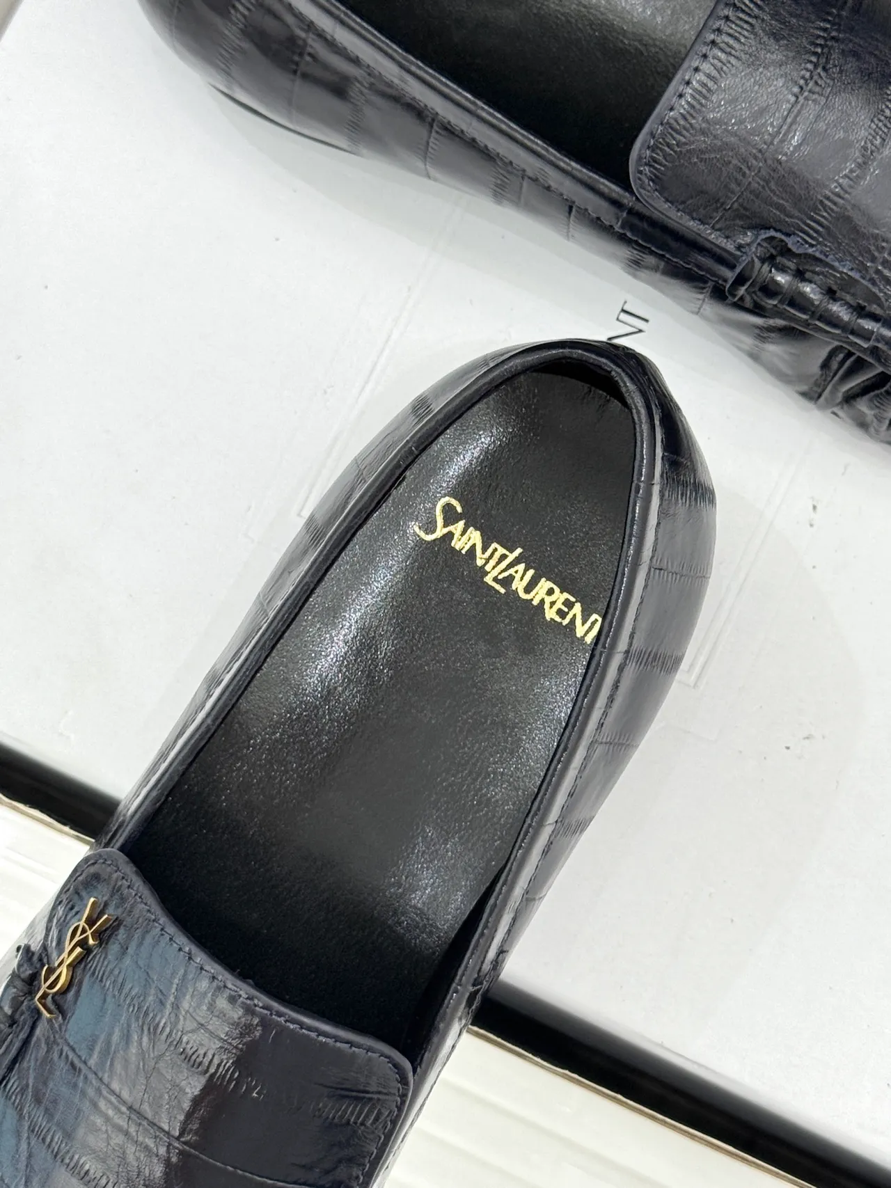 Loafer Saint Laurent Noir Or Cuir Croc-Embossed Ruched Vamp Loafer 3