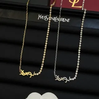 Saint Laurent Monogram قلادة سلسلة كريستال بيڤيه ذهبي وفضي