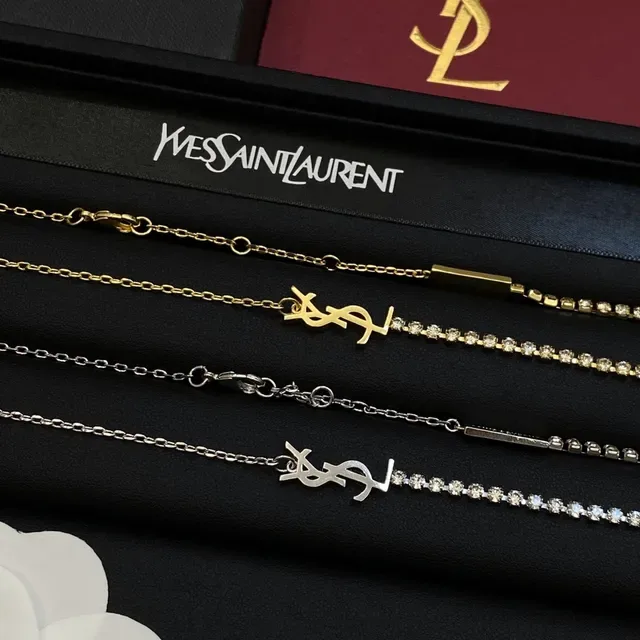 Saint Laurent Monogram Collier Chaîne Crystal-Pavé Or et Argent 6
