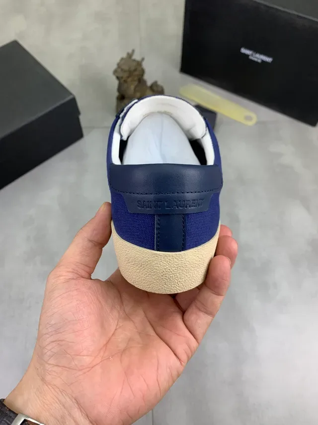 Saint Laurent Sneakers Lifestyle avec broderie verticale sur le côté en canvas couleur navy beige 3