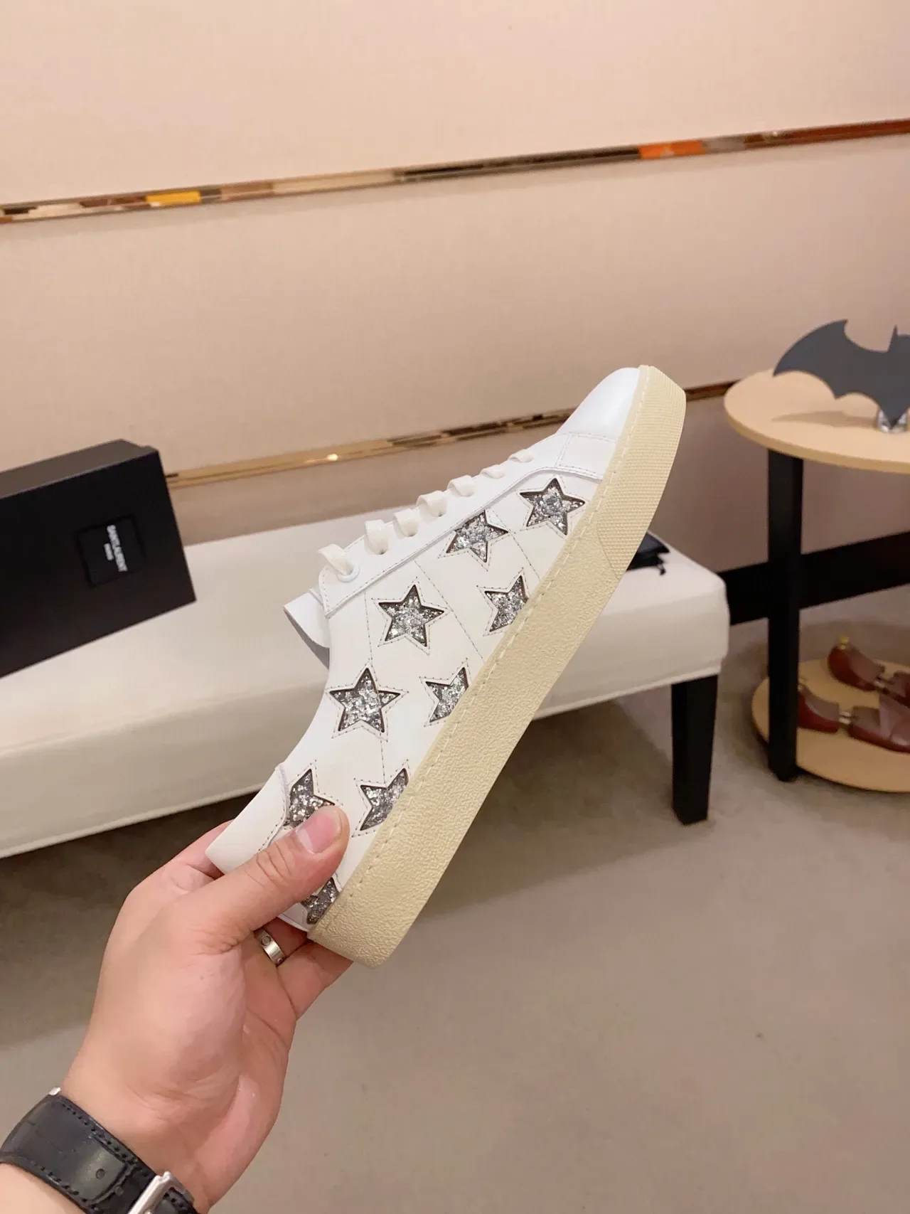Saint Laurent Sneakers Lifestyle Blanc Argent Cuir Étoiles Brillantes Décoratives 2