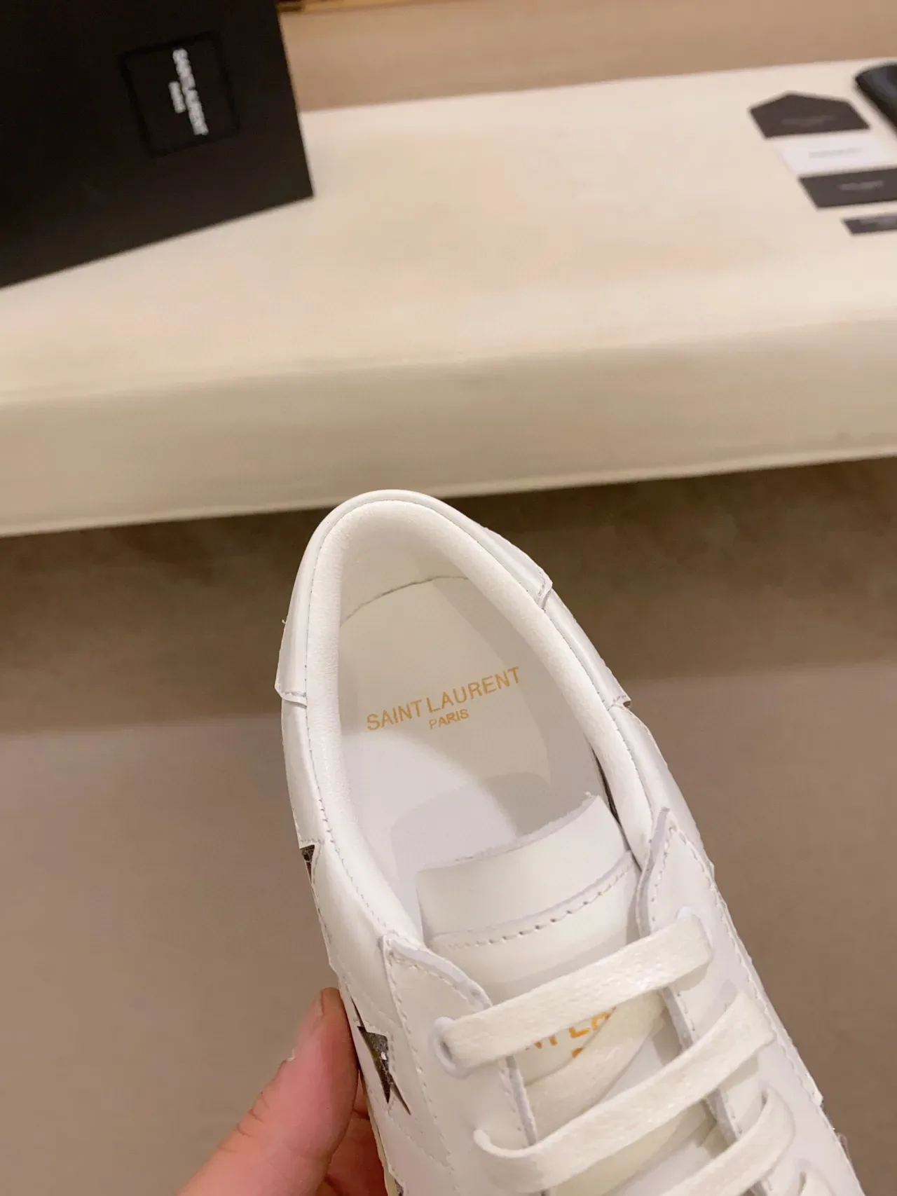 Saint Laurent Sneakers Lifestyle Blanc Argent Cuir Étoiles Brillantes Décoratives 6