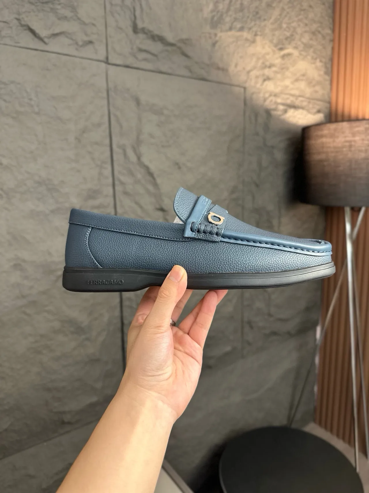 Salvatore Ferragamo Gancini Loafer Mocassin Cuir Granulé Bleu 4