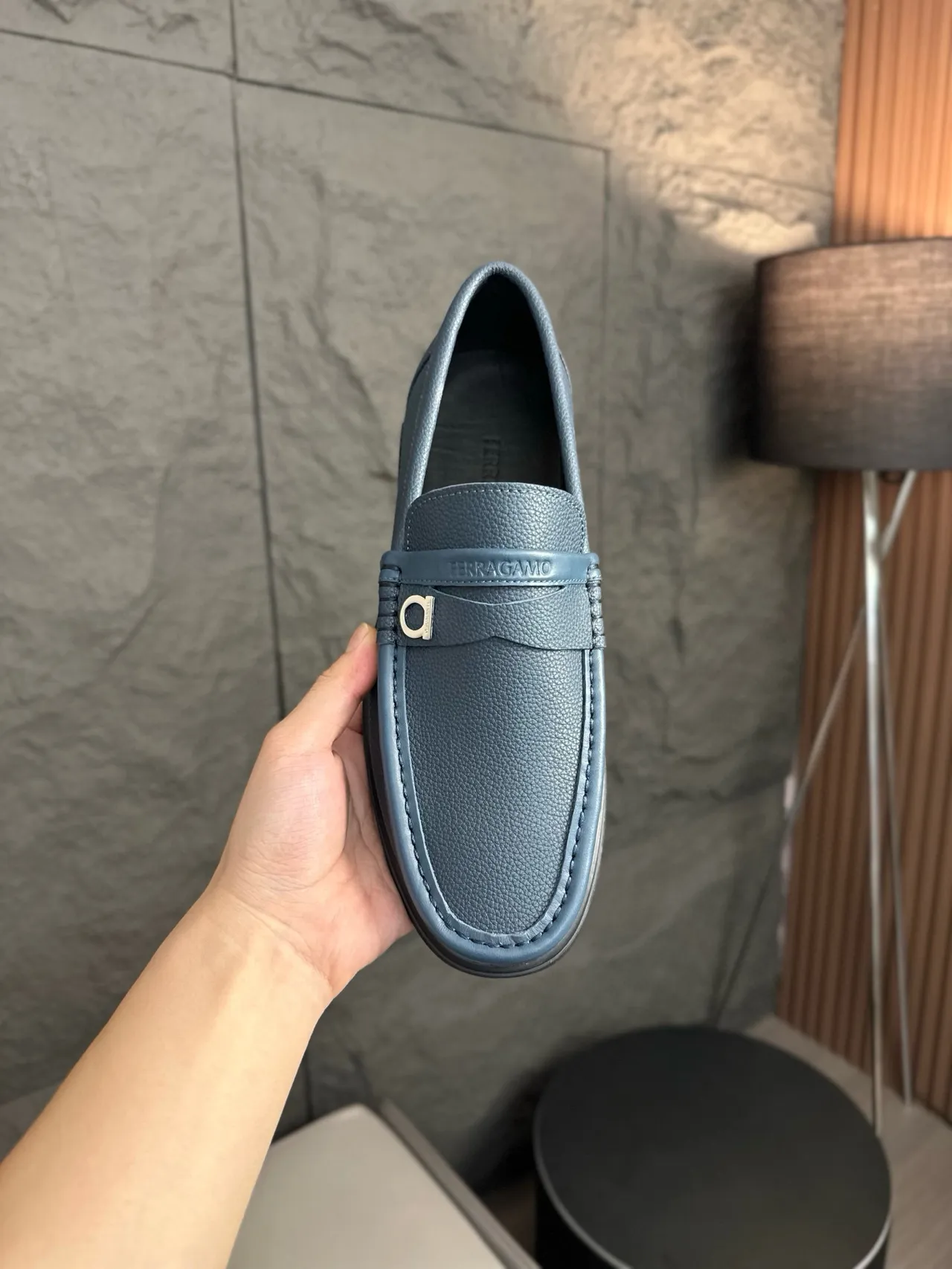 Salvatore Ferragamo Gancini Loafer Mocassin Cuir Granulé Bleu 6