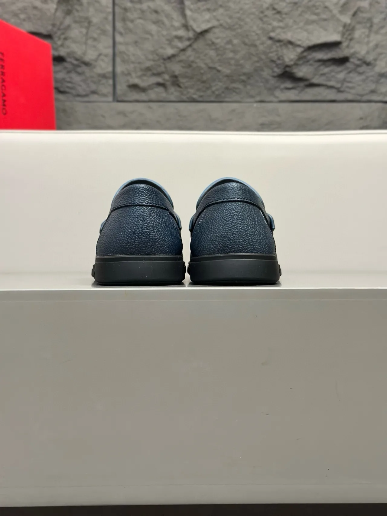 Salvatore Ferragamo Gancini Loafer Mocassin Cuir Granulé Bleu 7