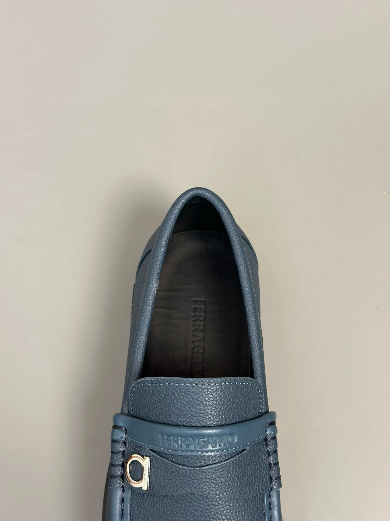 Salvatore Ferragamo Gancini Loafer Mocassin Cuir Granulé Bleu 8