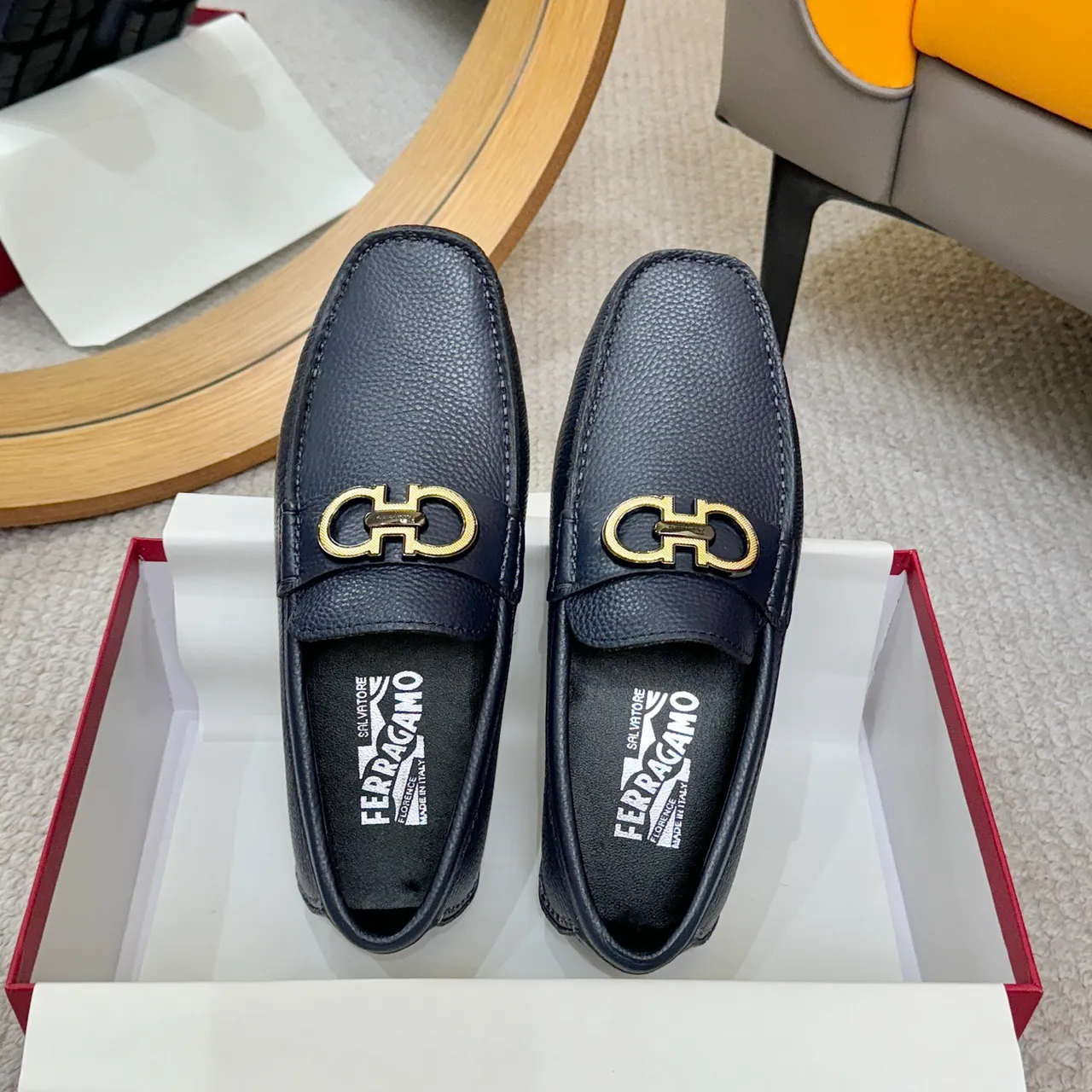 Salvatore Ferragamo Gancini Loafers de couro azul-marinho com textura pebbled 2