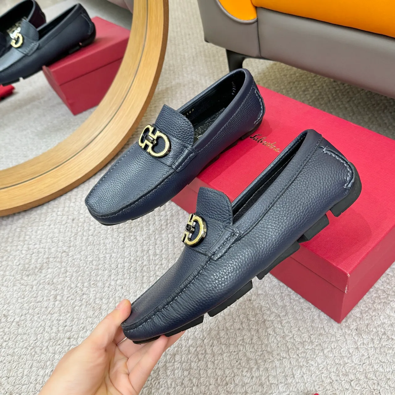 Salvatore Ferragamo Gancini Loafers de couro azul-marinho com textura pebbled 4