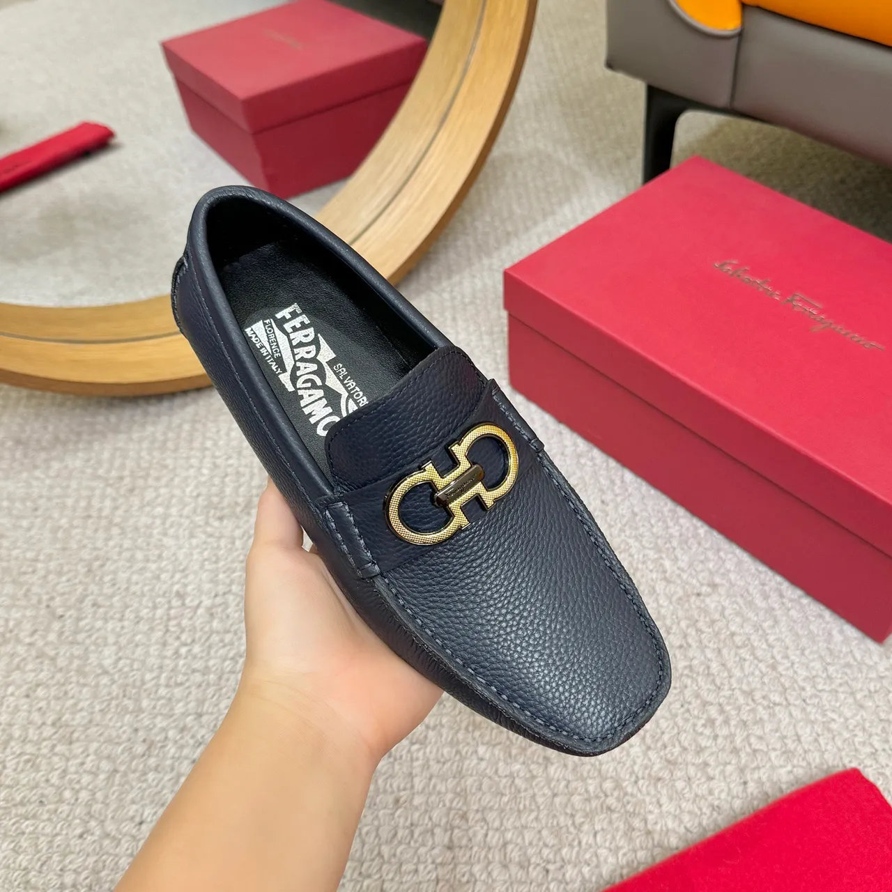 Salvatore Ferragamo Gancini Loafers de couro azul-marinho com textura pebbled 5