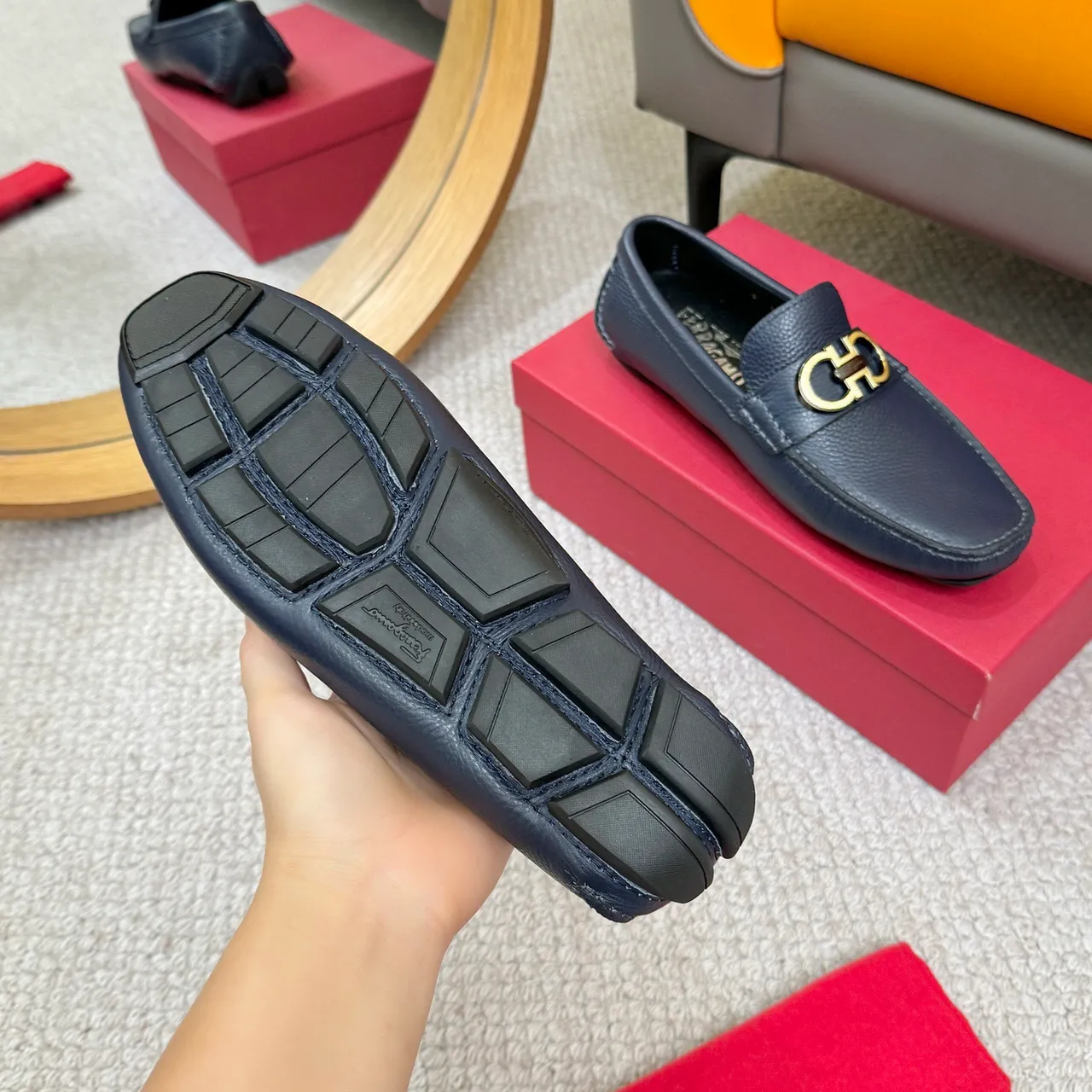 Salvatore Ferragamo Gancini Loafers de couro azul-marinho com textura pebbled 7
