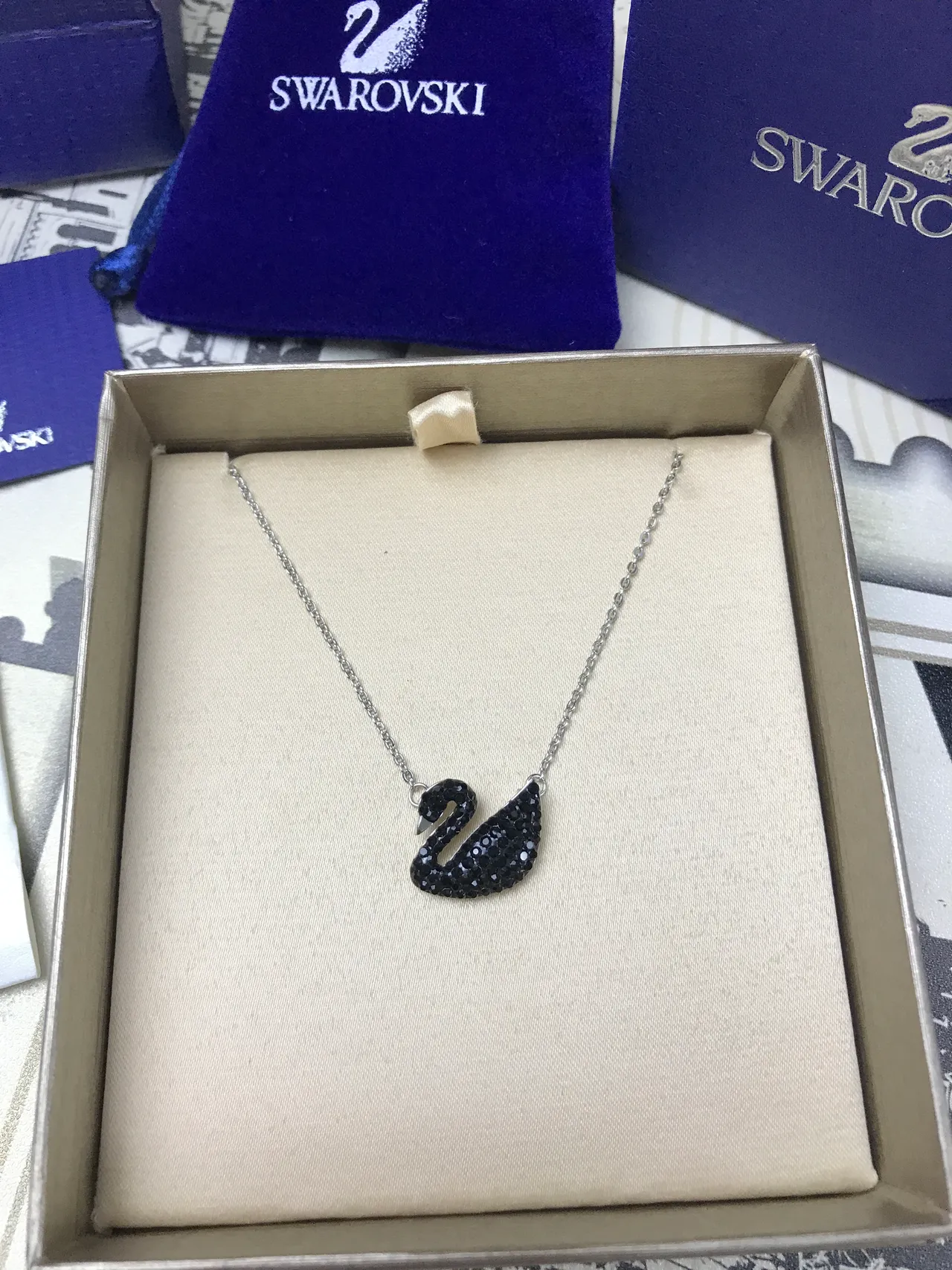 Swarovski Cygne Collier Pendentif Cristal Noir 6