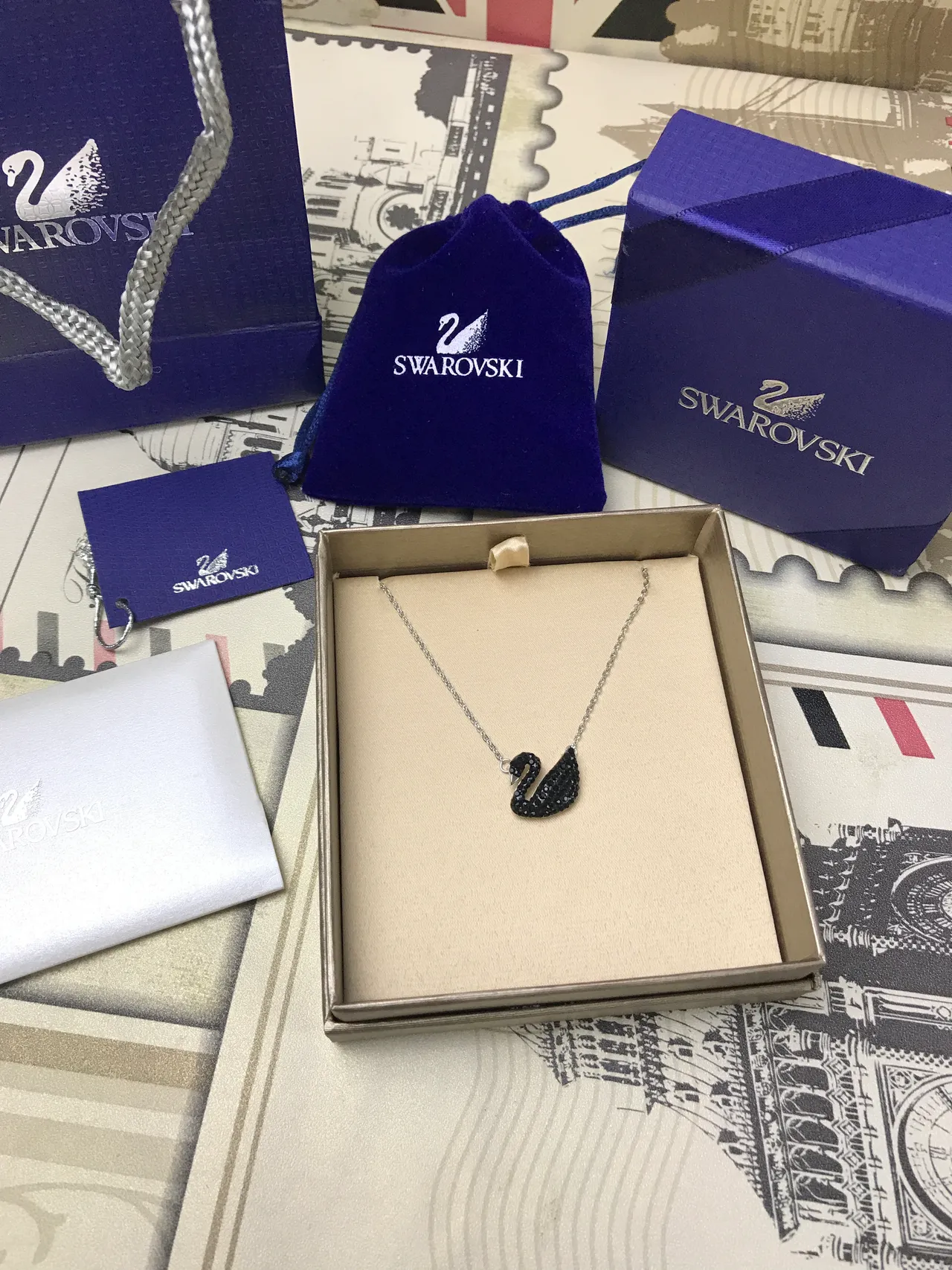 Swarovski Cygne Collier Pendentif Cristal Noir 7