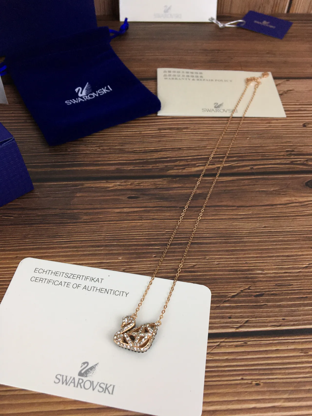 Swarovski Swan Pavé Crystal Rose-Gold Tone Colar 3