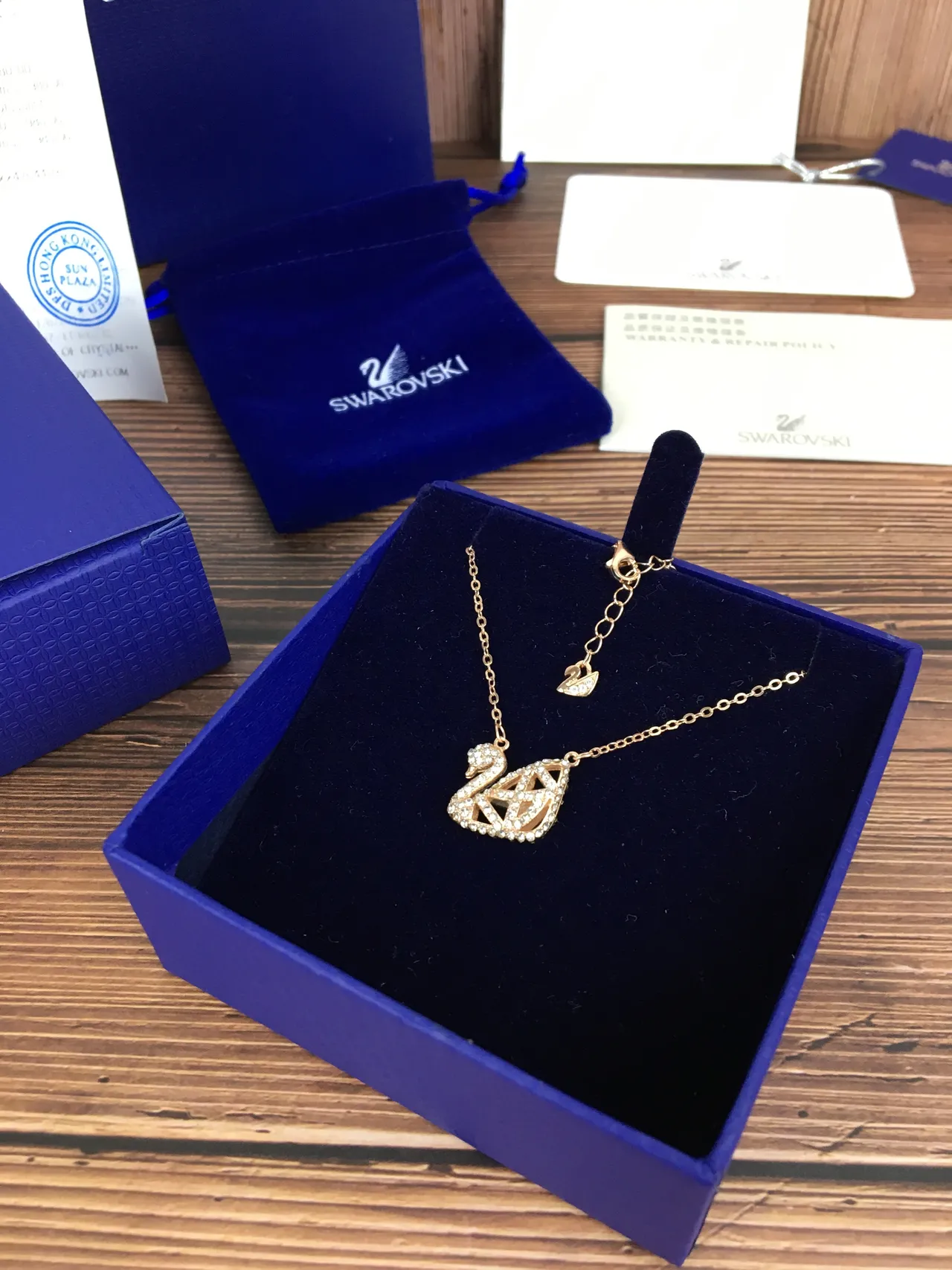 Swarovski Swan Pavé Crystal Rose-Gold Tone Colar 8