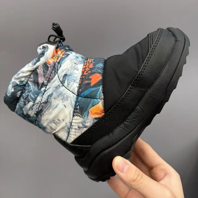 The North Face Green Black Puffy Insulated Drawstring Cuff Snow Boots 16