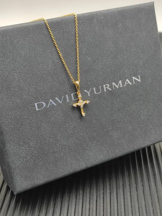 Tiffany & Co. Return to Gold White Twisted Rope Motif Diamond-Encrusted Cross Necklace 5