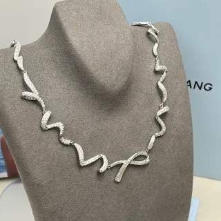 Tiffany & Co. Collier argenté blanc Pavé-Set motif de ruban ondulant