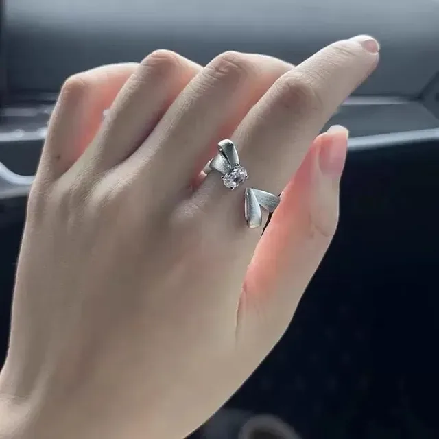 Tiffany & Co. Bague solitaire ovale à shank fendu 2