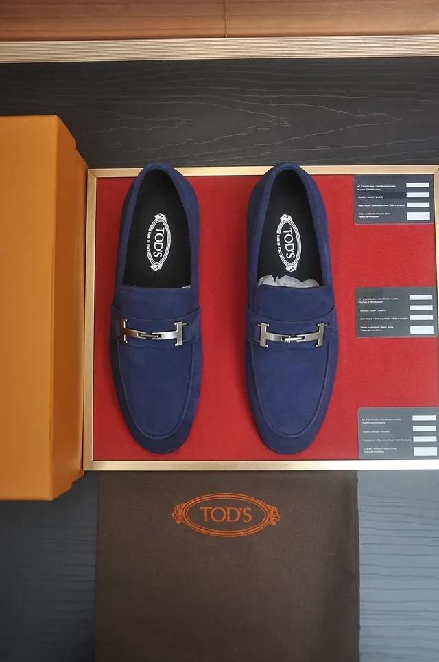 Mocassim Tod's Camurça Azul Preto Fivela H de Metal 5