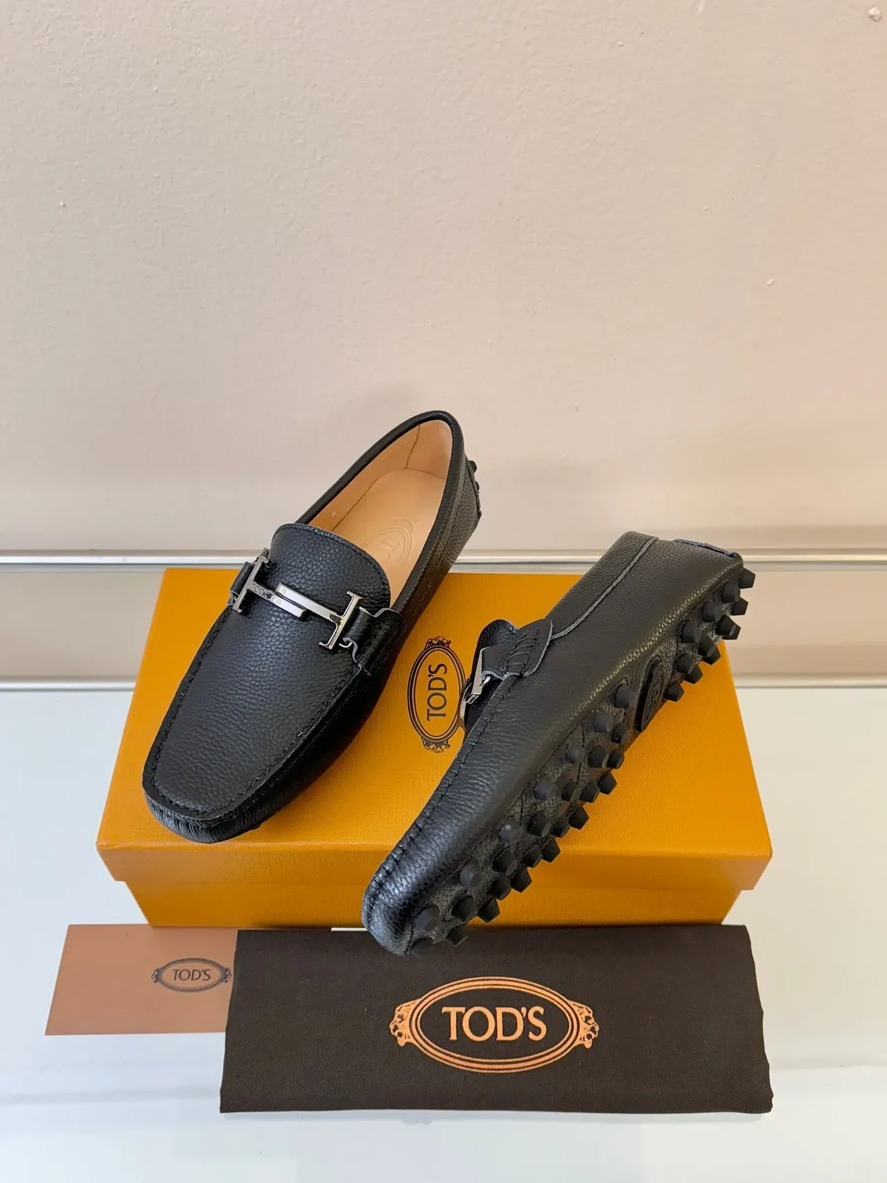 Tod's Gommino Loafer Noir Cuir Pebbled H-Buckle 2